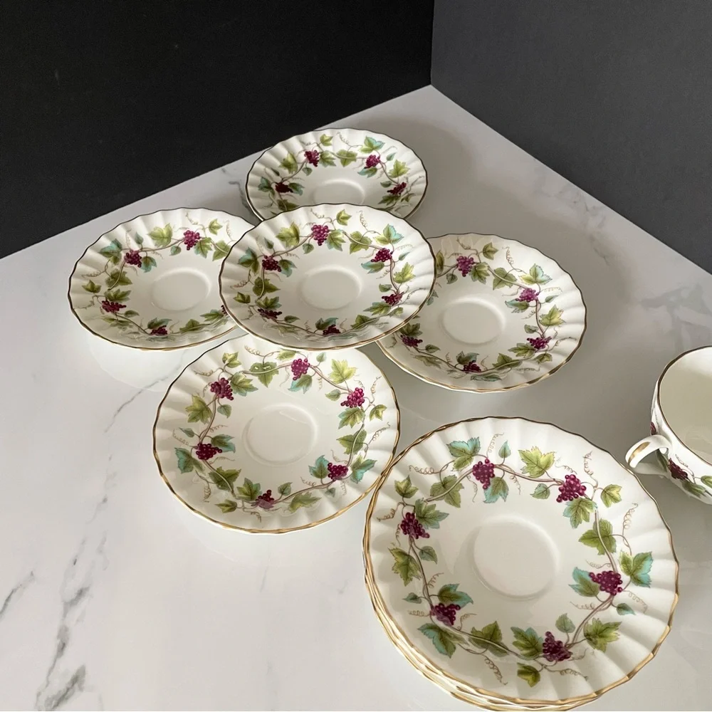 16 Piece SET - Cups & Saucers - Bacchanal by Royal Worcester